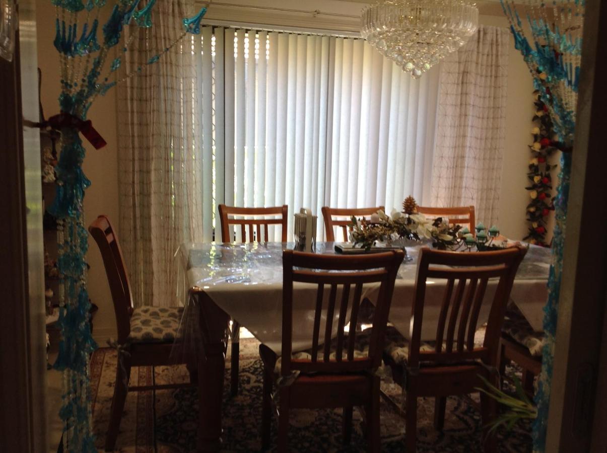 A Home Away From Home Canberra Bagian luar foto