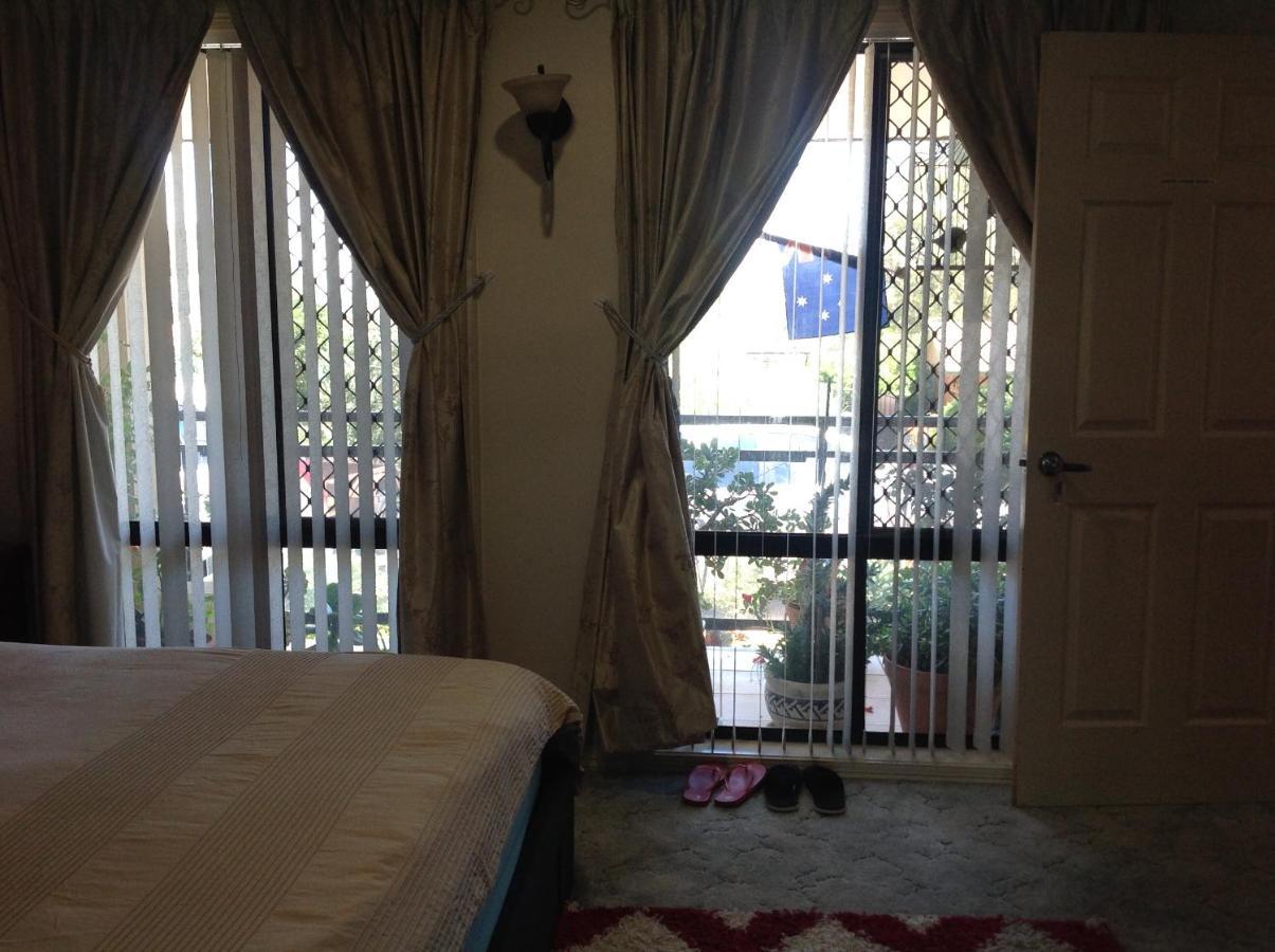 A Home Away From Home Canberra Bagian luar foto