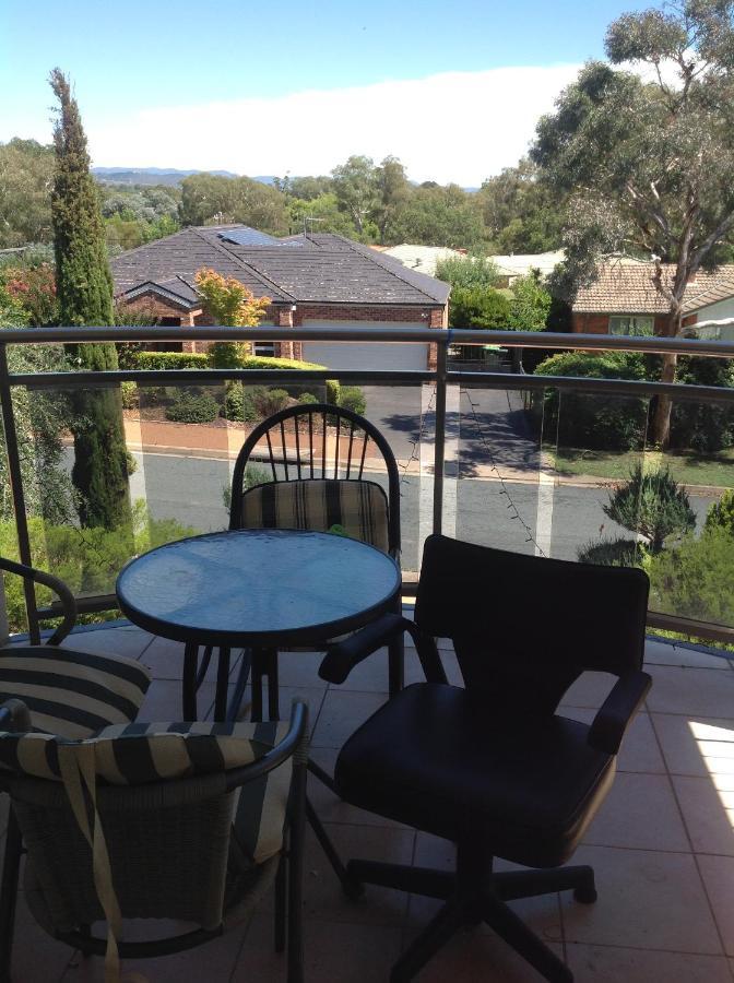 A Home Away From Home Canberra Bagian luar foto