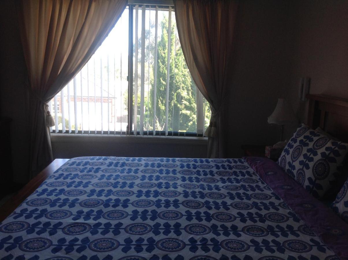 A Home Away From Home Canberra Bagian luar foto