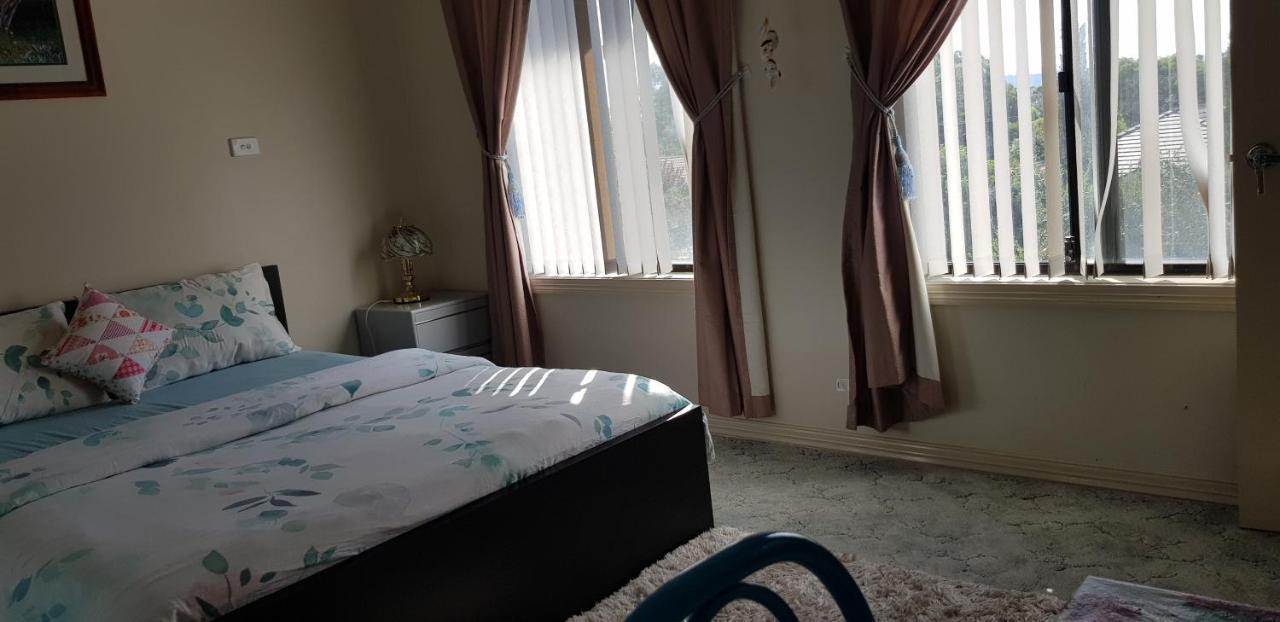 A Home Away From Home Canberra Bagian luar foto