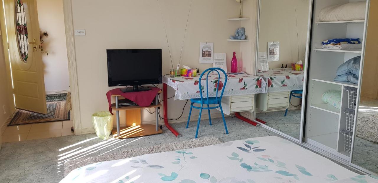 A Home Away From Home Canberra Bagian luar foto