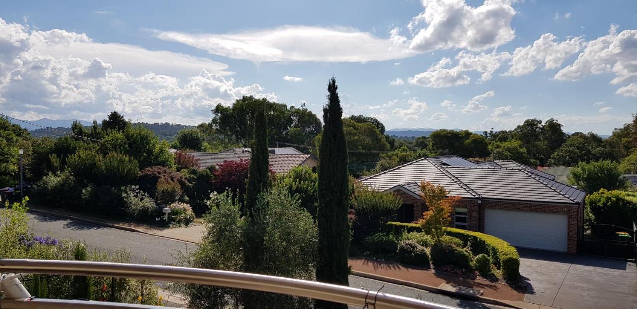 A Home Away From Home Canberra Bagian luar foto